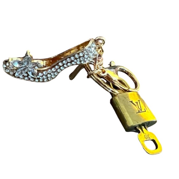 Authentic Louis Vuitton Lock & Key #319 with Bag Charm Keychain Key Char… - Picture 6 of 10